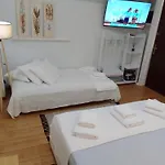 Nikolas House アパート *