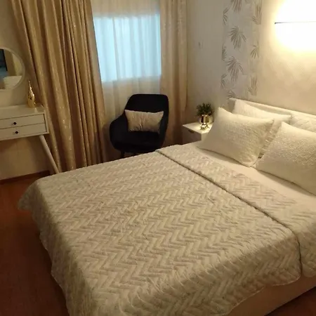 Nikolas House Appartement *