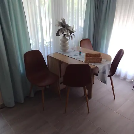 Nikolas House Appartement