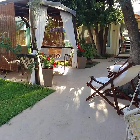 Nikolas House