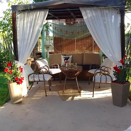 Nikolas House