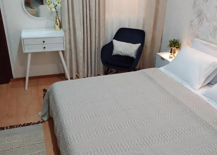 Nikolas House Аспровальта