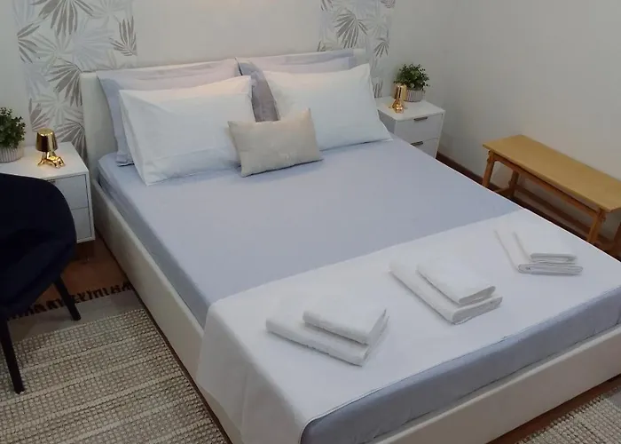 Nikolas House Аспровальта